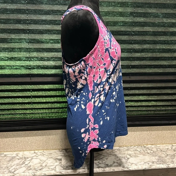 Balance Collection Women’s Tie Dye Racerback Blue & Pink Tank Top Size Medium - Picture 2 of 8